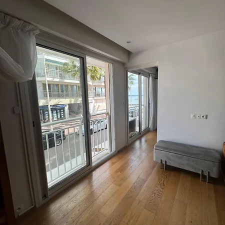 Apartamento Reine Astrid Palm *